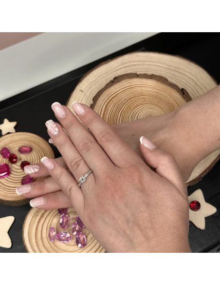 Anillo de compromiso "Gabrielle" con 17 diamantes 💎