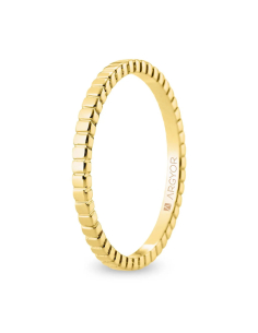 Alianza de boda en oro amarillo de 18k con formas geométricas